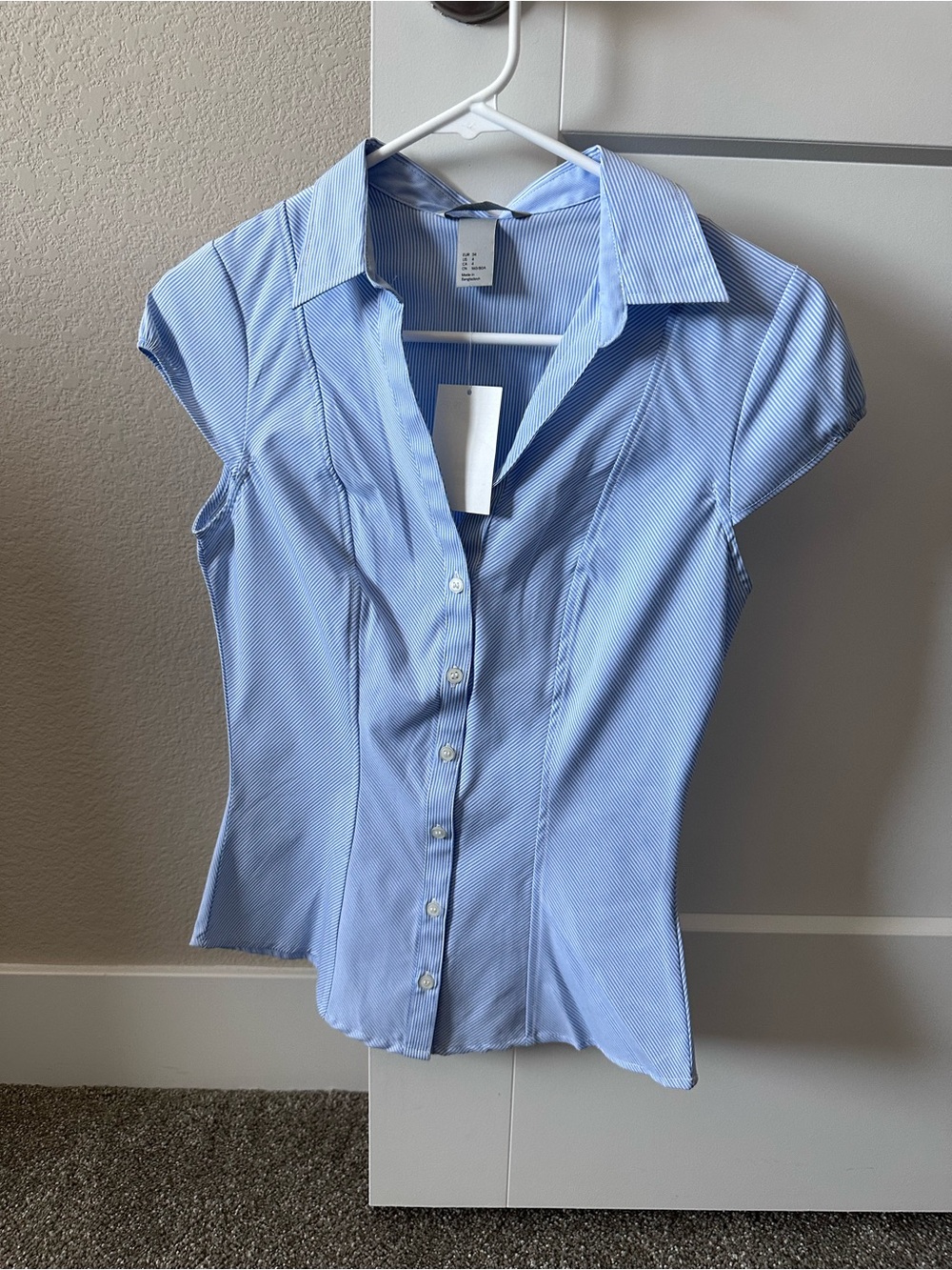 NWT H&M Blue & White Pinstripe Fitted Cap-Sleeve Button-Down Shirt